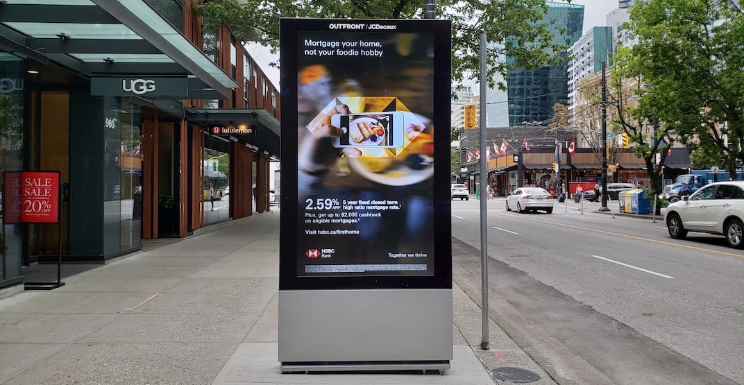 Screens in Public: The Growing Backlash Against Smartphones Everywhere